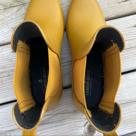41 Lemon Jelly Yellow Chelsea Rain Boots - Picture 5 of 9